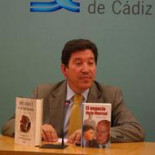 El alcalde de Puerto Real vuelve a cargar contra el Rey y justifica sus críticas a la Corona