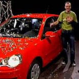 Tiene un accidente, envia un e-mail a Buenafuente y le regalan un coche