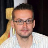 Pasa dos días en la cárcel en EE UU por compartir un menú de bufé con su novia