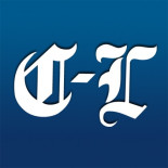 Mordido por una serpiente de cascabel, atacado por un enjambre de abejas y herido por disparo de su propia arma (EN)