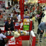 Eroski propone congelar el sueldo a sus más de 8.000 cooperativistas el próximo año