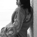 Musulmana posa desnuda como protesta frente al sometimiento islámico de la mujer