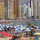 El Ayuntamiento de Benidorm prohibirá ocupar la playa por la noche con multas de hasta 750 €