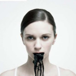 No bebas agua embotellada