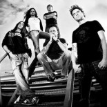 Soziedad Alkohólika se defiende: "No somos un puto partido político"