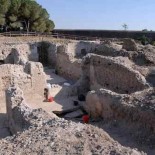 Hallan cabeza de mármol de Zeus Serapis o Asclepio al sur de Roma