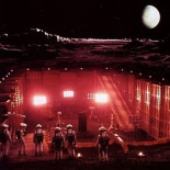 Stephen Hawking dice que “probablemente no” estemos solos en el universo (ING)