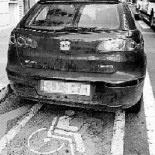Aparcar en una plaza reservada para discapacitados pasa a ser falta grave y se multará con 200 euros