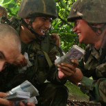 ¿Qué harías si te encontraras 30 millones de euros en medio de la selva?