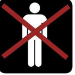 Prohíben a un padre darle el biberón a su hija en el hospital