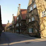 Pagan 0,88 euros de alquiler al mes a cambio de rezar por el alma de los banqueros