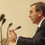 El PSOE rectifica y se opone a que los banqueros se expliquen en el Congreso