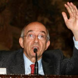 IU pide al Gobierno una banca pública frente a la dejación del sector privado