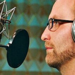 ¿Por qué la voz me suena diferente en una grabación?