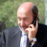 El Gobierno desactivará en noviembre los móviles prepago sin identificar