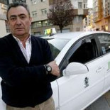 Un taxista busca a una embarazada para evitar una multa