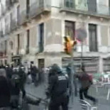 Carga y desalojo de estudiantes en Barcelona