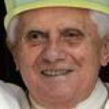 Portada de 'El Jueves': El Papa promociona el condón en África [HUMOR]