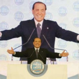 Berlusconi ya es el líder único de la derecha