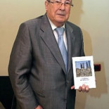 «Los políticos no leen un libro ni a tiros»