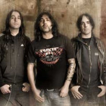 Hamlet:"Ahora debemos adaptarnos, y no echarle toda la culpa al pirateo, yo también compraba cintas en el Rastro"