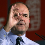 Chaves y su 'número dos' dejan colocados a 10 parientes en Andalucía