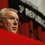 "Se propone despido libre mientras se sube el presupuesto al rey"