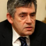 Brown defiende subir impuestos a los ricos: son "los culpables" de la crisis