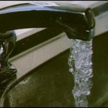 Litio en el agua podría reducir las tendencias suicidas