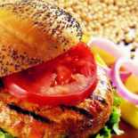 Una niña halla un preservativo dentro de la caja de una hamburguesa en Suiza