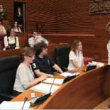 Un micrófono abierto revela que la titular de las Corts echó a la portavoz de Compromís por ´orden´ del PP