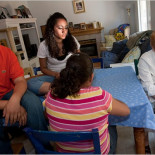 No le permiten a una mujer estar junto a su novia moribunda en un hospital de Miami