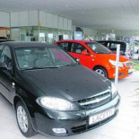 Los coches subieron de precio tras el anuncio de las ayudas, denuncian los consumidores