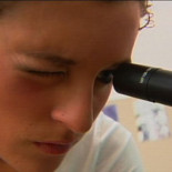 Adolescente diagnostica su propia enfermedad en clase de ciencias [ENG]