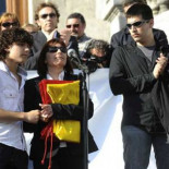 "Es mejor que las viudas no hablen"