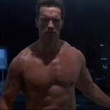 Detenido por correr desnudo y alega que es un Terminator