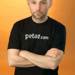 Moby demuestra que una canción descargada no es una venta perdida