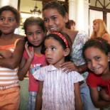 Los niños saharauis piden a Zapatero que les ayude a "no crecer" como refugiados