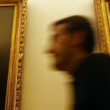 Bono se niega de nuevo a retirar tres cuadros franquistas