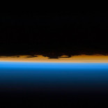 Todas las capas de la atmósfera en una imagen tomada por el Endeavour