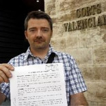 Un vigilante denuncia que las cámaras de las Corts graban domicilios privados