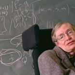 Stephen Hawking: No estaría vivo si no fuera por la seguridad social de UK [ING]