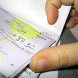 ¿Qué pasaría si extendieras un cheque sin fondos?