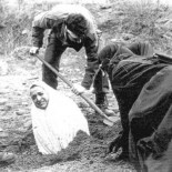 Las autoridades de Irán condenan a morir lapidada por adulterio a otra mujer