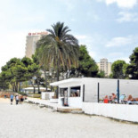 Once días perdido en la playa