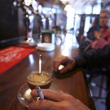 Los hosteleros ante la prohibición total de fumar: 'Nos arruinan a todos'