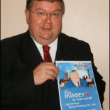 Un político irlandés crea un cartel basado en su parecido con Peter Griffin para ganar votos