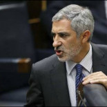 Llamazares (IU): "Los ciudadanos no tienen por qué sufrir a los fumadores"