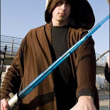 Jedi es obligado a retirar su capucha en un supermercado (inglés)