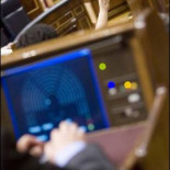 El dedo tonto de la ley